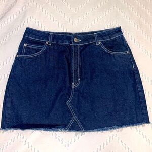 TOPSHOP Moto dark wash frayed‎ hem denim mini skirt size 14
